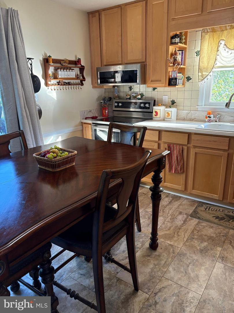 1322-B MADISON AVE #B, FRONT ROYAL, Virginia 22630, 3 Bedrooms Bedrooms, 6 Rooms Rooms,1 BathroomBathrooms,Residential,For sale,1322-B MADISON AVE #B,VAWR2012174 MLS # VAWR2012174