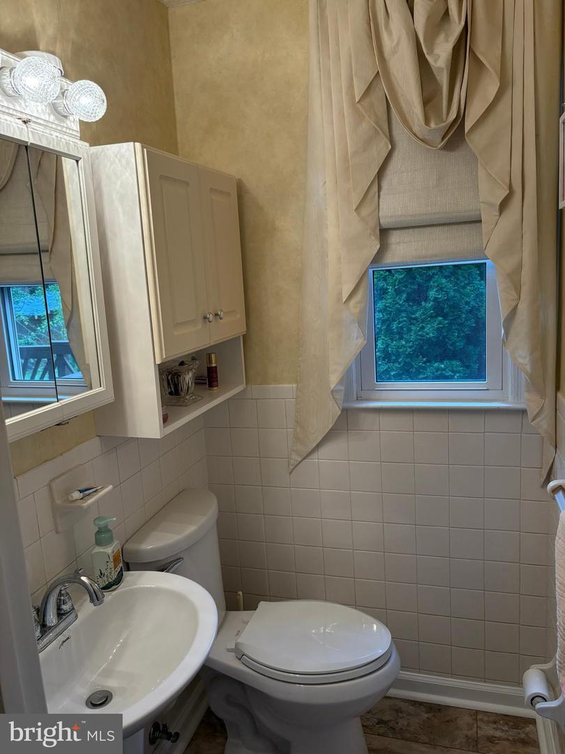 1322-B MADISON AVE #B, FRONT ROYAL, Virginia 22630, 3 Bedrooms Bedrooms, 6 Rooms Rooms,1 BathroomBathrooms,Residential,For sale,1322-B MADISON AVE #B,VAWR2012174 MLS # VAWR2012174
