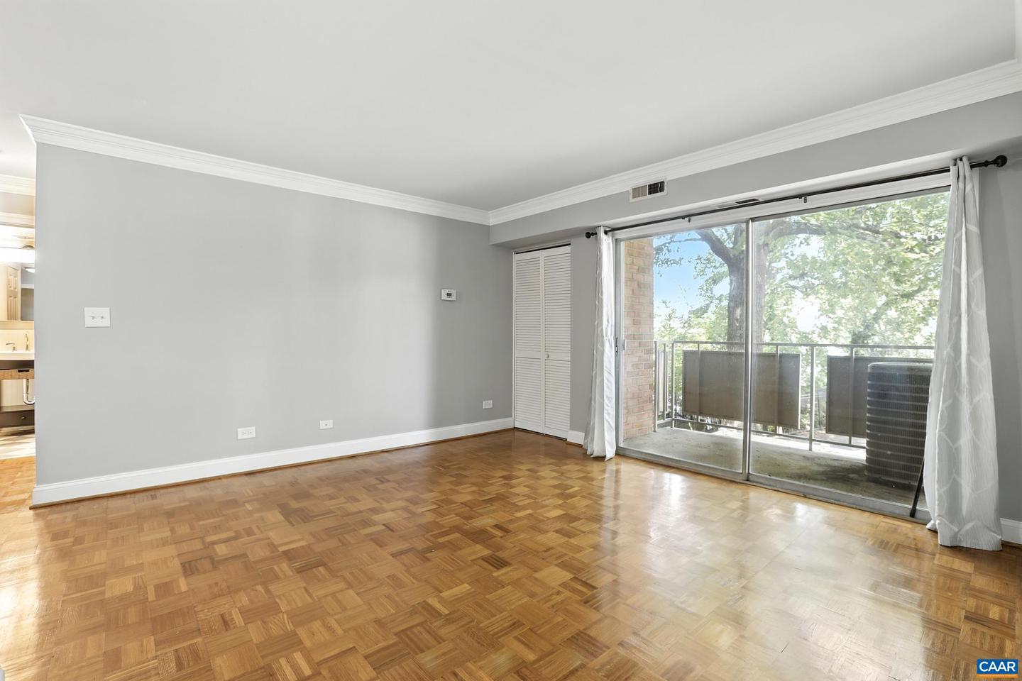 1800 JEFFERSON PARK AVE #120, CHARLOTTESVILLE, Virginia 22903, 1 Bedroom Bedrooms, ,1 BathroomBathrooms,Residential,For sale,1800 JEFFERSON PARK AVE #120,668480 MLS # 668480