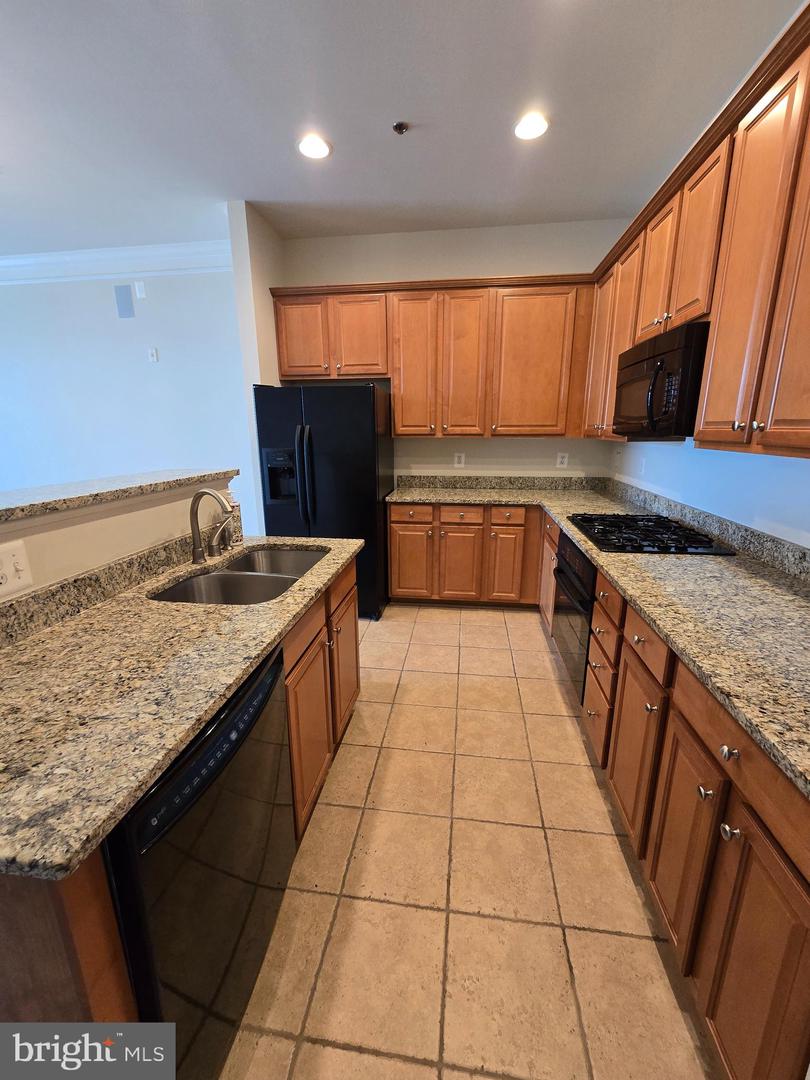 680 WATERMANS DR #301, WOODBRIDGE, Virginia 22191, 1 Bedroom Bedrooms, 5 Rooms Rooms,1 BathroomBathrooms,Residential,For sale,680 WATERMANS DR #301,VAPW2103058 MLS # VAPW2103058