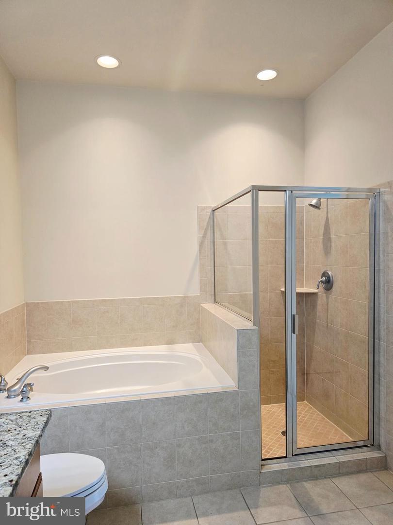 680 WATERMANS DR #301, WOODBRIDGE, Virginia 22191, 1 Bedroom Bedrooms, 5 Rooms Rooms,1 BathroomBathrooms,Residential,For sale,680 WATERMANS DR #301,VAPW2103058 MLS # VAPW2103058