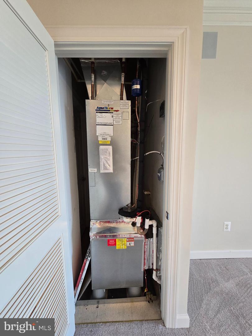 680 WATERMANS DR #301, WOODBRIDGE, Virginia 22191, 1 Bedroom Bedrooms, 5 Rooms Rooms,1 BathroomBathrooms,Residential,For sale,680 WATERMANS DR #301,VAPW2103058 MLS # VAPW2103058