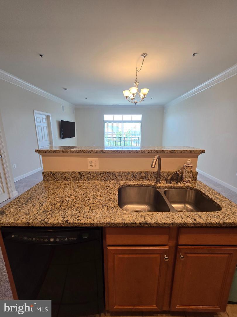 680 WATERMANS DR #301, WOODBRIDGE, Virginia 22191, 1 Bedroom Bedrooms, 5 Rooms Rooms,1 BathroomBathrooms,Residential,For sale,680 WATERMANS DR #301,VAPW2103058 MLS # VAPW2103058