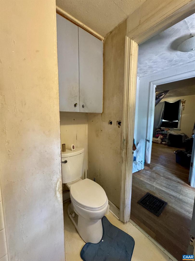 222 JAMES AVE, WAYNESBORO, Virginia 22980, 3 Bedrooms Bedrooms, ,1 BathroomBathrooms,Residential,For sale,222 JAMES AVE,668483 MLS # 668483