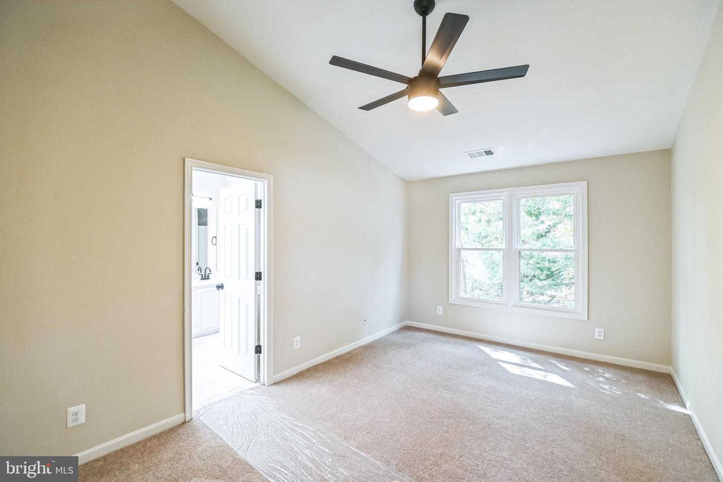 43866 LABURNUM SQ, ASHBURN, Virginia 20147, 2 Bedrooms Bedrooms, ,3 BathroomsBathrooms,Residential,For sale,43866 LABURNUM SQ,VALO2105946 MLS # VALO2105946