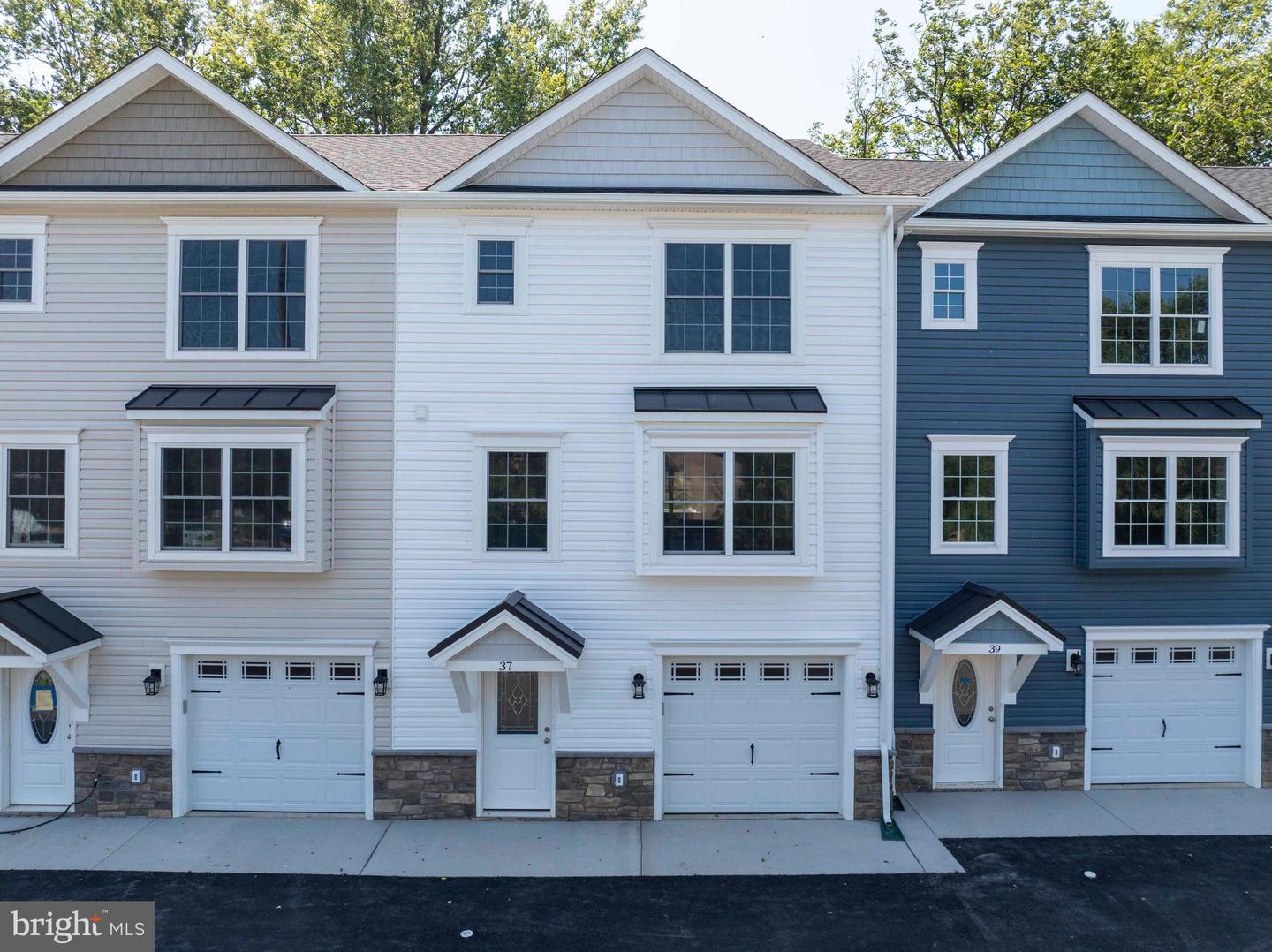 37 DUCK ST W, FRONT ROYAL, Virginia 22630, 3 Bedrooms Bedrooms, ,3 BathroomsBathrooms,Residential,For sale,37 DUCK ST W,VAWR2012178 MLS # VAWR2012178