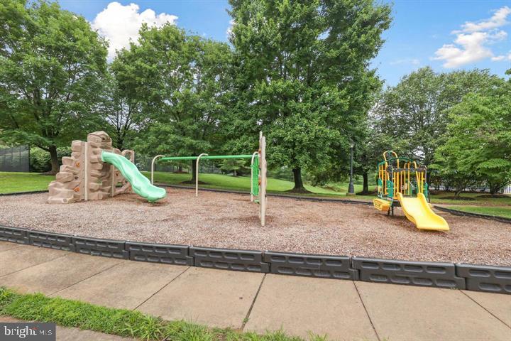 17388 CUSACK LN, DUMFRIES, Virginia 22026, 4 Bedrooms Bedrooms, ,3 BathroomsBathrooms,Residential,For sale,17388 CUSACK LN,VAPW2103072 MLS # VAPW2103072