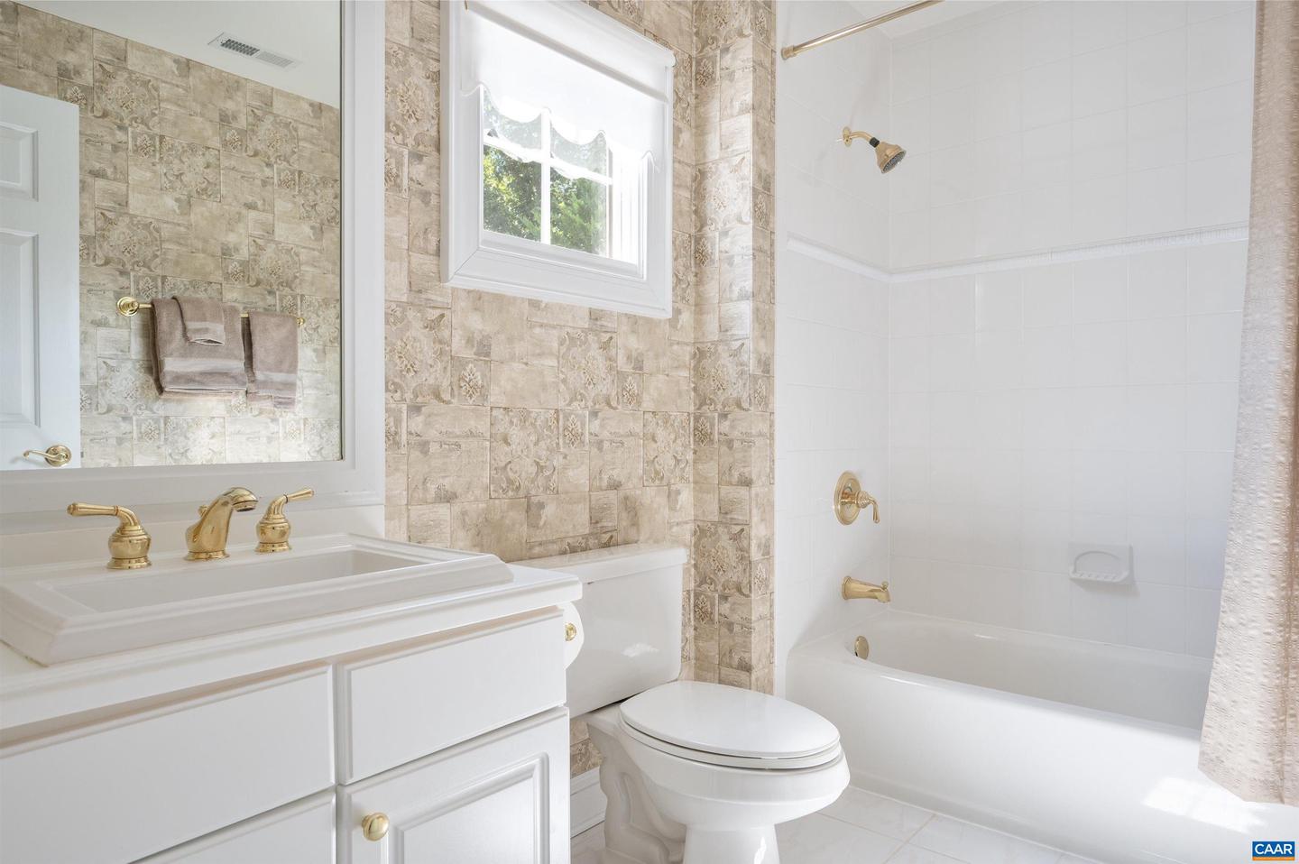 3605 TURNBRIDGE LN, KESWICK, Virginia 22947, 4 Bedrooms Bedrooms, ,3 BathroomsBathrooms,Residential,For sale,3605 TURNBRIDGE LN,668491 MLS # 668491