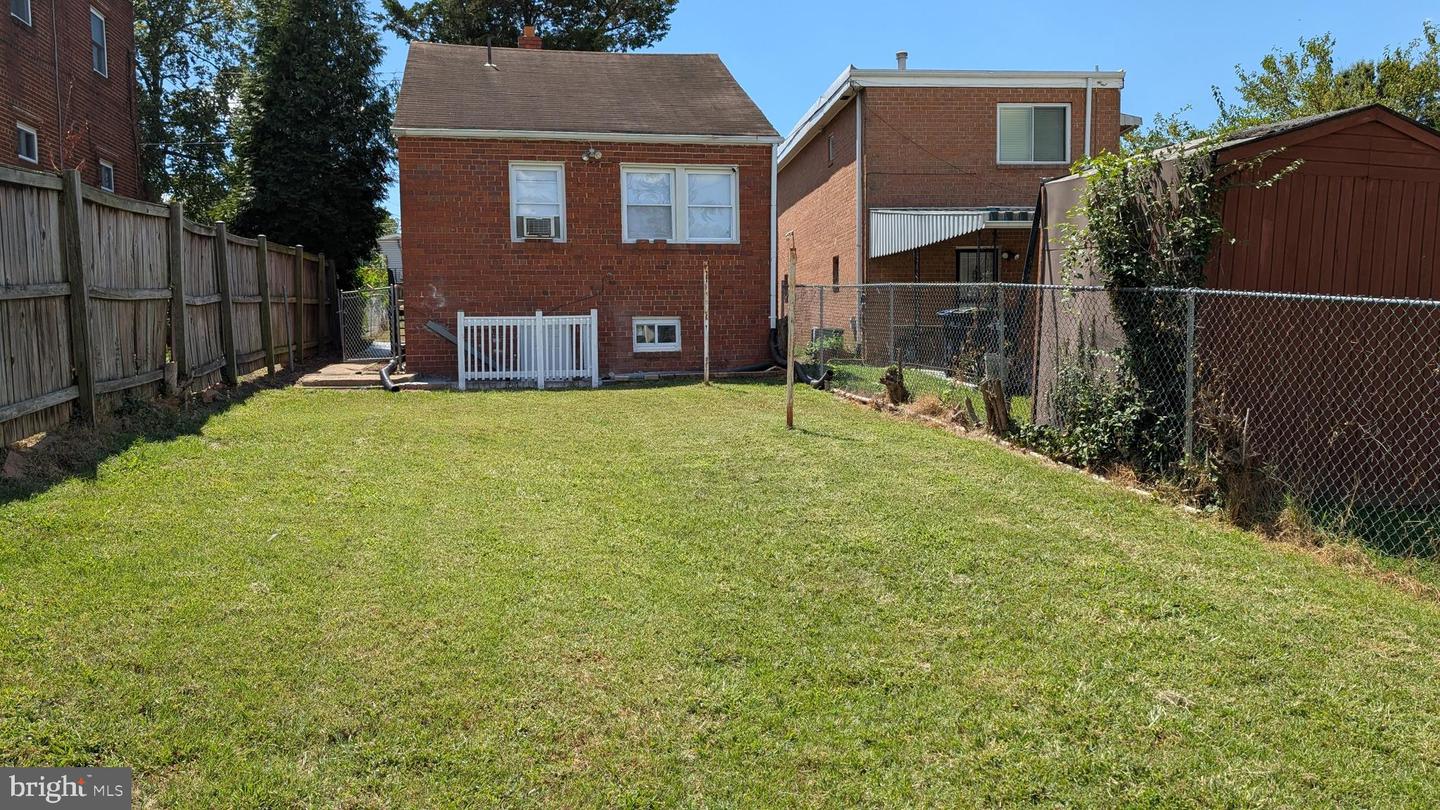 5206 BANKS PL NE, WASHINGTON, District Of Columbia 20019, 3 Bedrooms Bedrooms, ,1 BathroomBathrooms,Residential,For sale,5206 BANKS PL NE,DCDC2218480 MLS # DCDC2218480