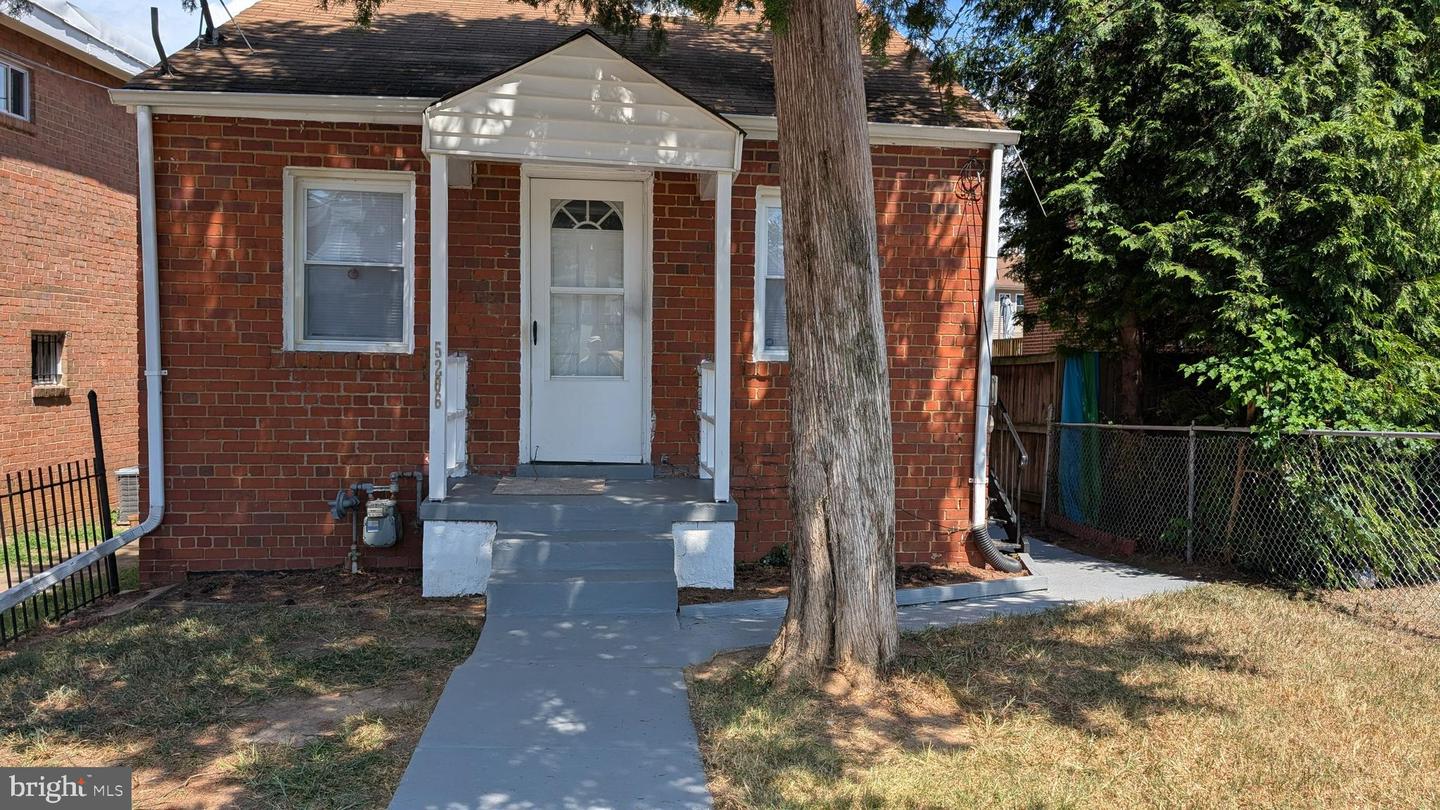 5206 BANKS PL NE, WASHINGTON, District Of Columbia 20019, 3 Bedrooms Bedrooms, ,1 BathroomBathrooms,Residential,For sale,5206 BANKS PL NE,DCDC2218480 MLS # DCDC2218480
