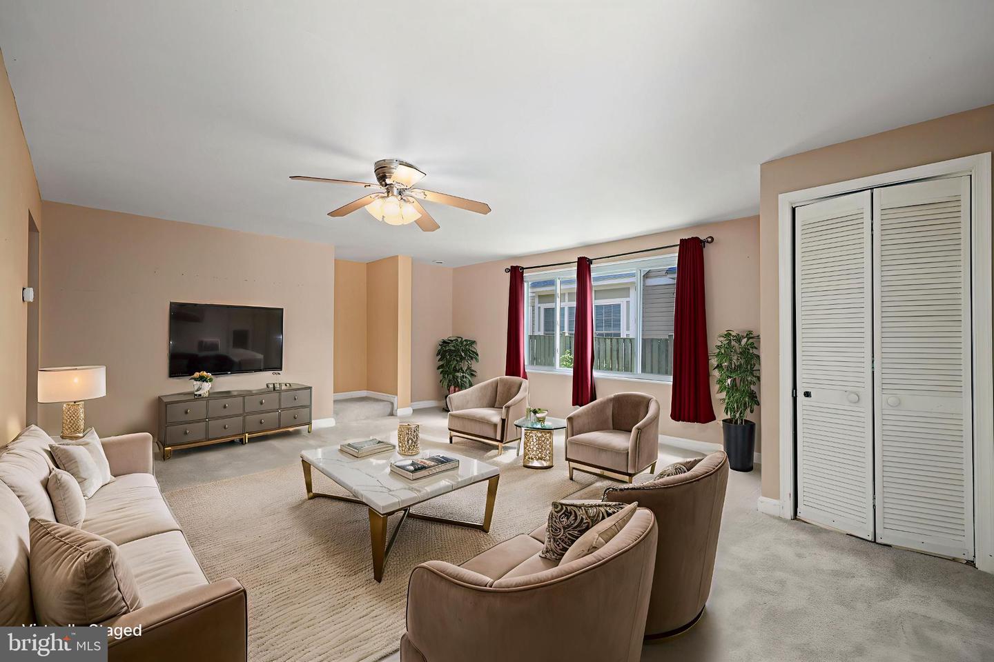 6830 CUSTIS PKWY, FALLS CHURCH, Virginia 22042, 5 Bedrooms Bedrooms, ,2 BathroomsBathrooms,Residential,For sale,6830 CUSTIS PKWY,VAFX2264548 MLS # VAFX2264548