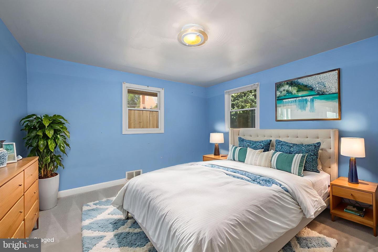 6830 CUSTIS PKWY, FALLS CHURCH, Virginia 22042, 5 Bedrooms Bedrooms, ,2 BathroomsBathrooms,Residential,For sale,6830 CUSTIS PKWY,VAFX2264548 MLS # VAFX2264548