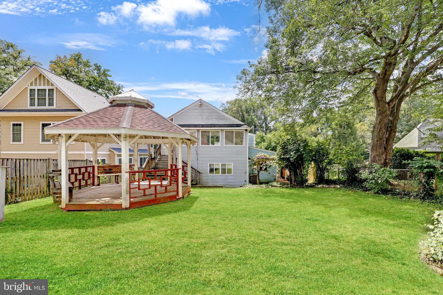 6830 CUSTIS PKWY, FALLS CHURCH, Virginia 22042, 5 Bedrooms Bedrooms, ,2 BathroomsBathrooms,Residential,For sale,6830 CUSTIS PKWY,VAFX2264548 MLS # VAFX2264548