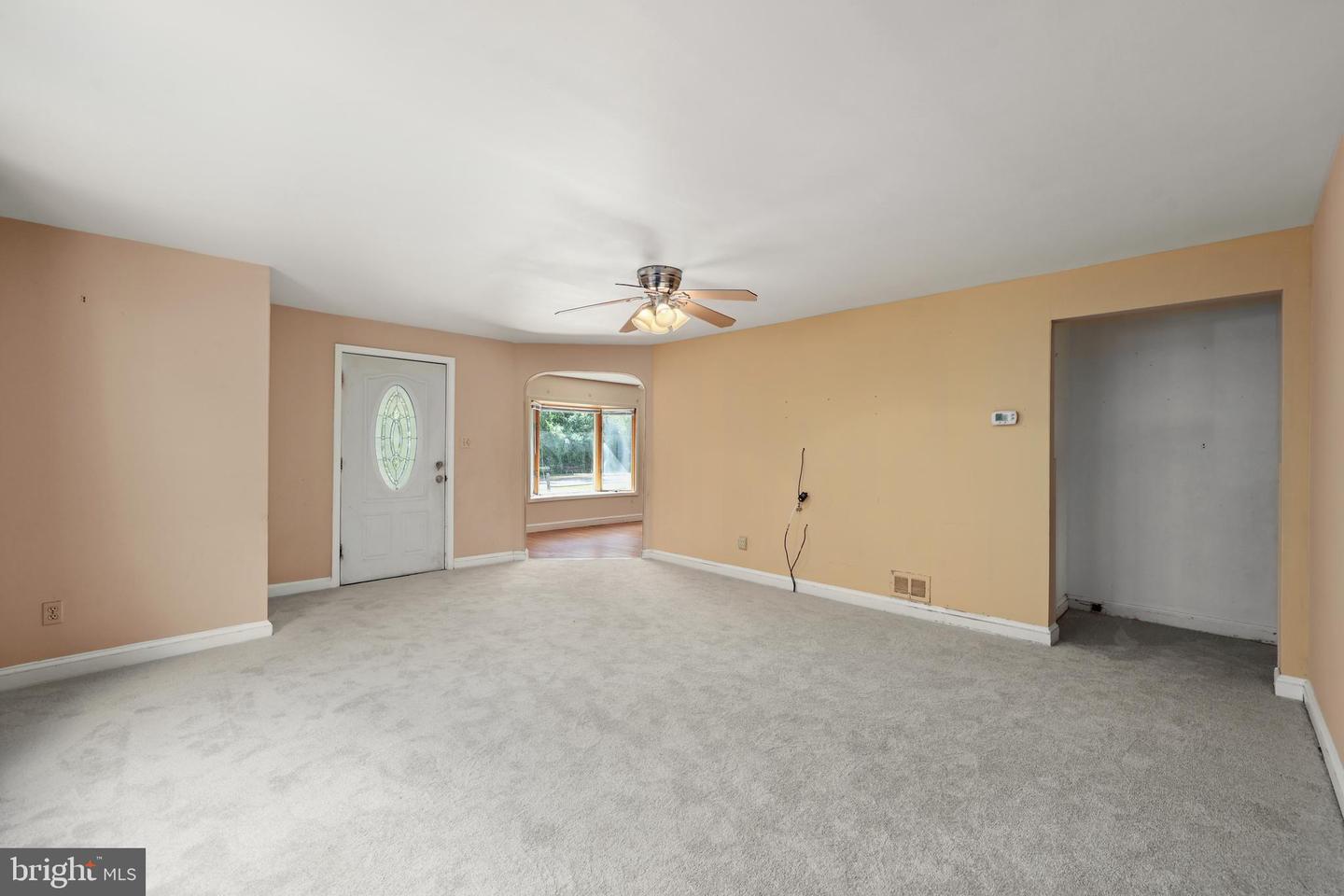6830 CUSTIS PKWY, FALLS CHURCH, Virginia 22042, 5 Bedrooms Bedrooms, ,2 BathroomsBathrooms,Residential,For sale,6830 CUSTIS PKWY,VAFX2264548 MLS # VAFX2264548