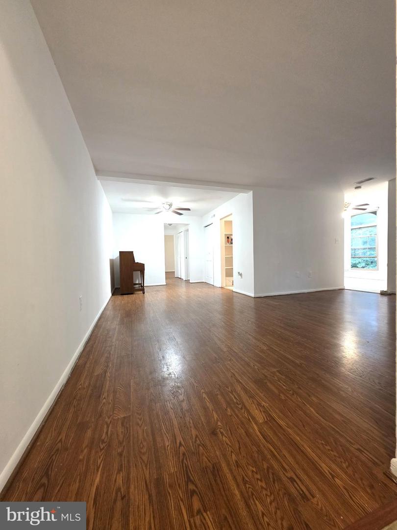 3376 WOODBURN RD #32, ANNANDALE, Virginia 22003, 2 Bedrooms Bedrooms, ,1 BathroomBathrooms,Residential,For sale,3376 WOODBURN RD #32,VAFX2264554 MLS # VAFX2264554
