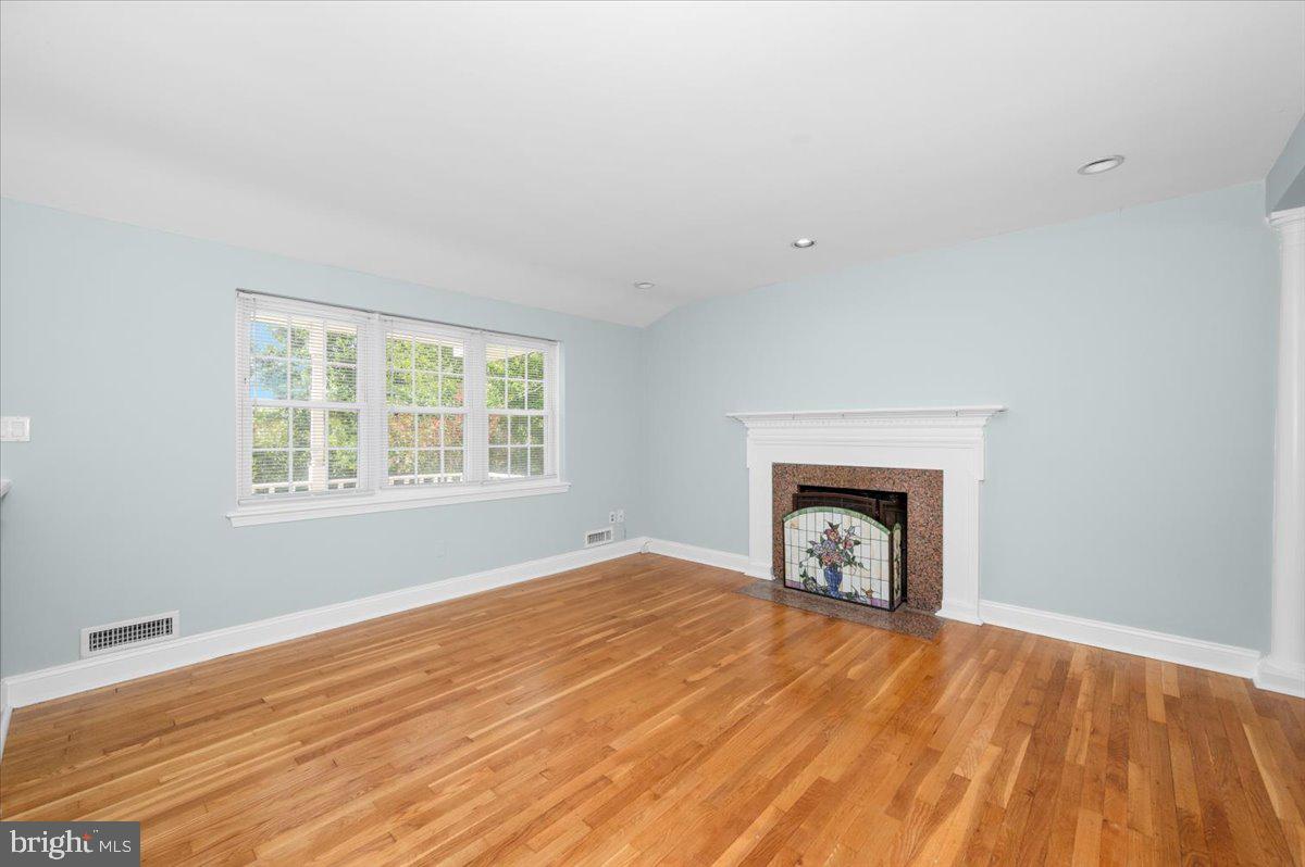 3911 BRENDA LN, ANNANDALE, Virginia 22003, 4 Bedrooms Bedrooms, ,2 BathroomsBathrooms,Residential,For sale,3911 BRENDA LN,VAFX2264556 MLS # VAFX2264556