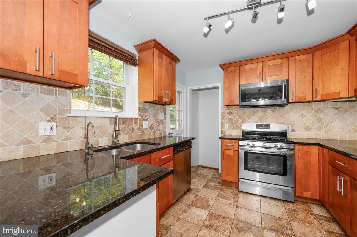 3911 BRENDA LN, ANNANDALE, Virginia 22003, 4 Bedrooms Bedrooms, ,2 BathroomsBathrooms,Residential,For sale,3911 BRENDA LN,VAFX2264556 MLS # VAFX2264556