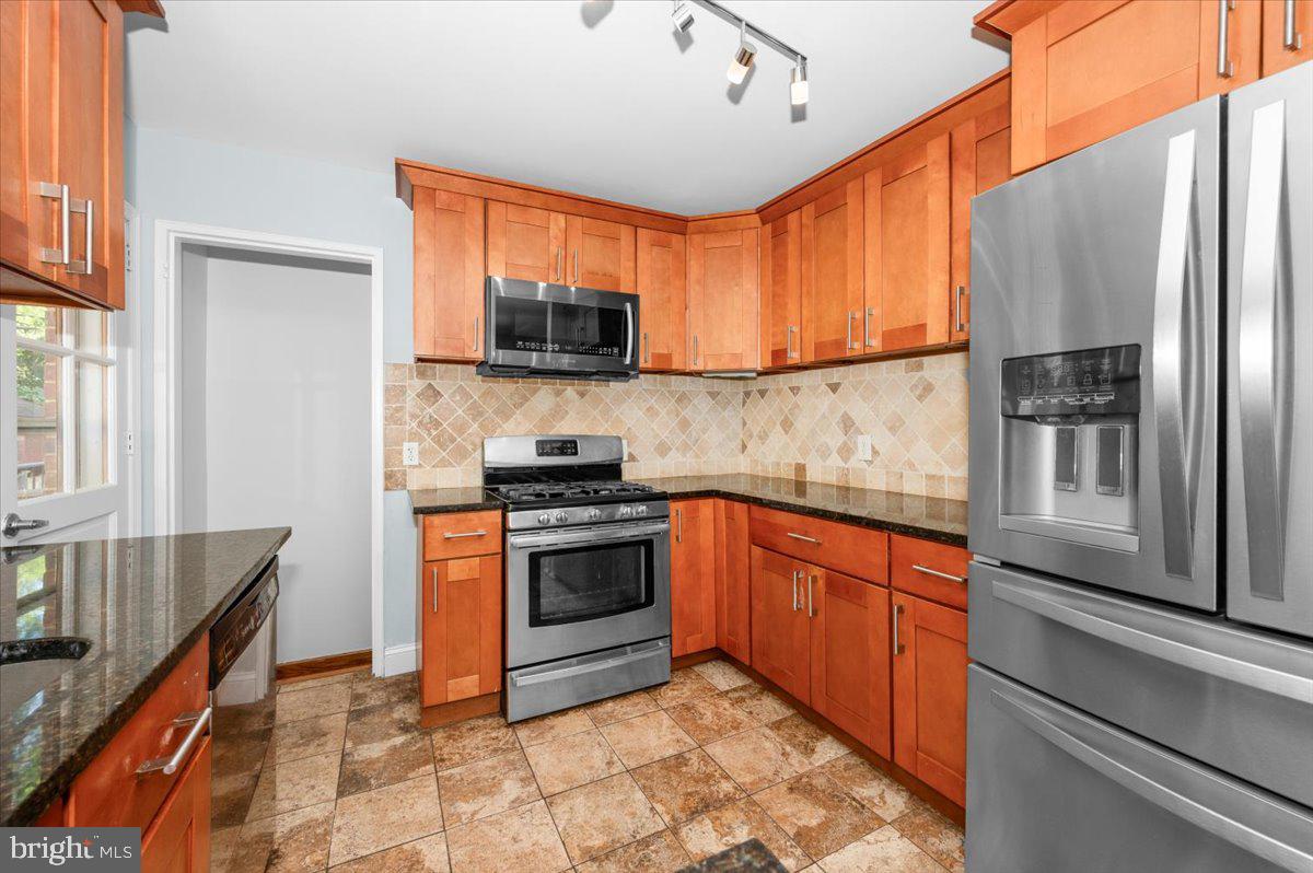 3911 BRENDA LN, ANNANDALE, Virginia 22003, 4 Bedrooms Bedrooms, ,2 BathroomsBathrooms,Residential,For sale,3911 BRENDA LN,VAFX2264556 MLS # VAFX2264556