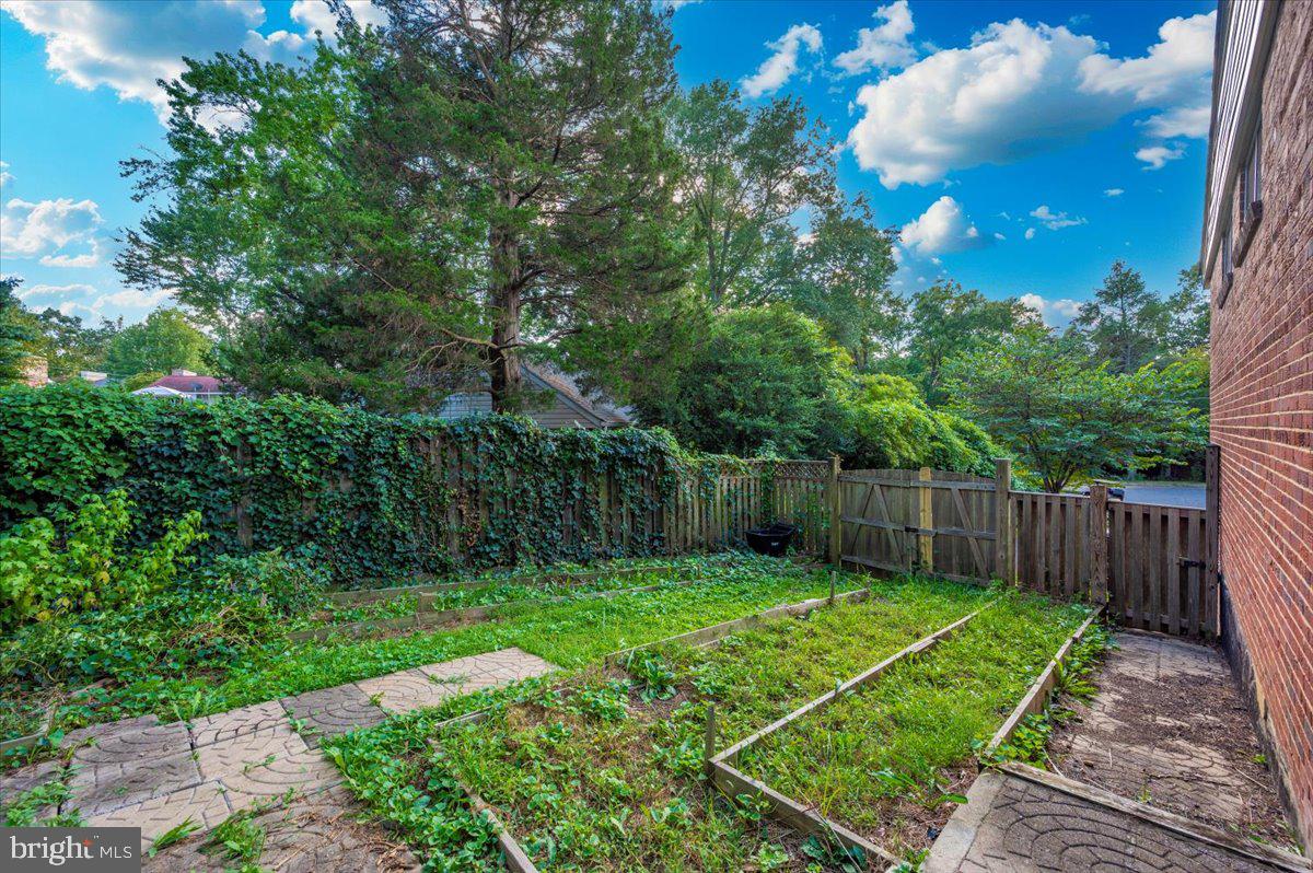 3911 BRENDA LN, ANNANDALE, Virginia 22003, 4 Bedrooms Bedrooms, ,2 BathroomsBathrooms,Residential,For sale,3911 BRENDA LN,VAFX2264556 MLS # VAFX2264556