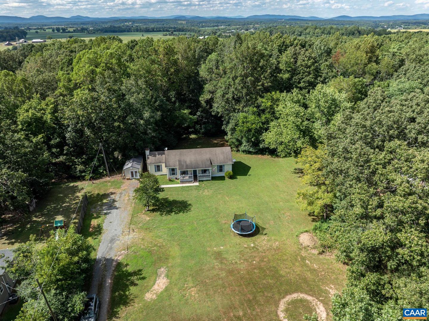 858 JAMES RIVER RD, SCOTTSVILLE, Virginia 24590, 3 Bedrooms Bedrooms, ,2 BathroomsBathrooms,Residential,For sale,858 JAMES RIVER RD,668500 MLS # 668500