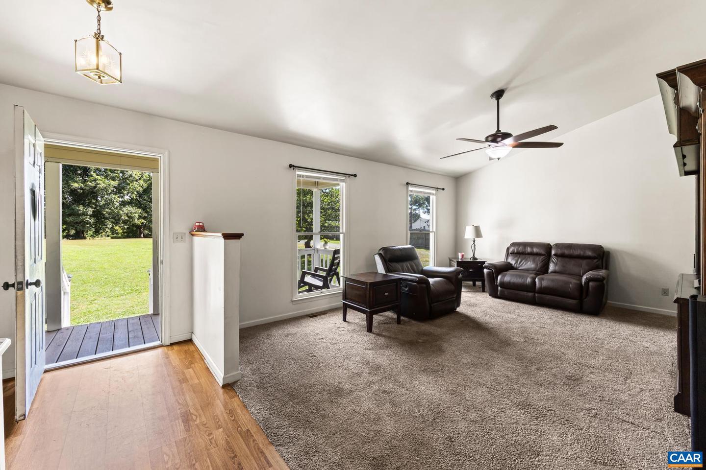 858 JAMES RIVER RD, SCOTTSVILLE, Virginia 24590, 3 Bedrooms Bedrooms, ,2 BathroomsBathrooms,Residential,For sale,858 JAMES RIVER RD,668500 MLS # 668500