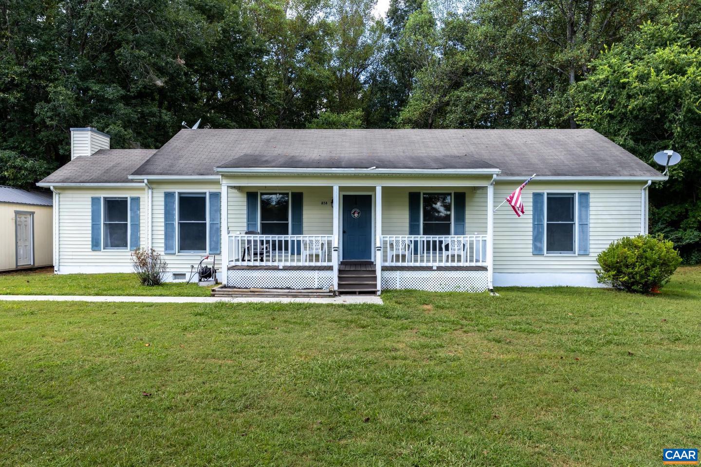 858 JAMES RIVER RD, SCOTTSVILLE, Virginia 24590, 3 Bedrooms Bedrooms, ,2 BathroomsBathrooms,Residential,For sale,858 JAMES RIVER RD,668500 MLS # 668500