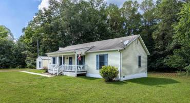858 JAMES RIVER RD, SCOTTSVILLE, Virginia 24590, 3 Bedrooms Bedrooms, ,2 BathroomsBathrooms,Residential,For sale,858 JAMES RIVER RD,668500 MLS # 668500