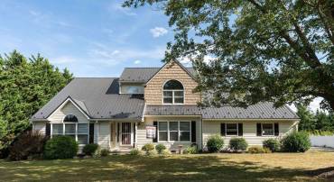 2926 LEE JACKSON HWY, STAUNTON, Virginia 24401, 4 Bedrooms Bedrooms, ,2 BathroomsBathrooms,Residential,2926 LEE JACKSON HWY,668509 MLS # 668509