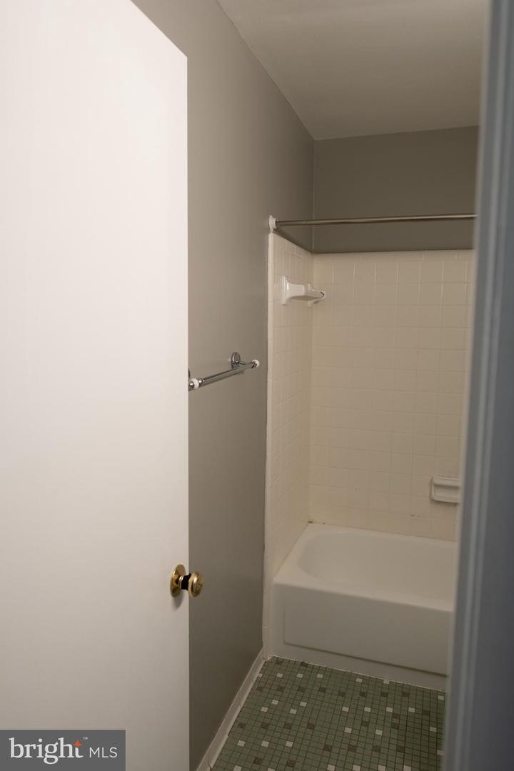 901 HOLBORN CT, STERLING, Virginia 20164, 3 Bedrooms Bedrooms, ,1 BathroomBathrooms,Residential,For sale,901 HOLBORN CT,VALO2104246 MLS # VALO2104246