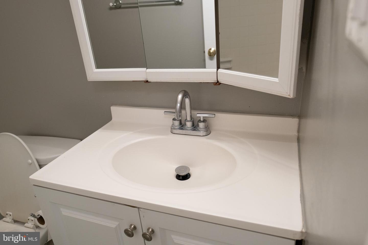 901 HOLBORN CT, STERLING, Virginia 20164, 3 Bedrooms Bedrooms, ,1 BathroomBathrooms,Residential,For sale,901 HOLBORN CT,VALO2104246 MLS # VALO2104246