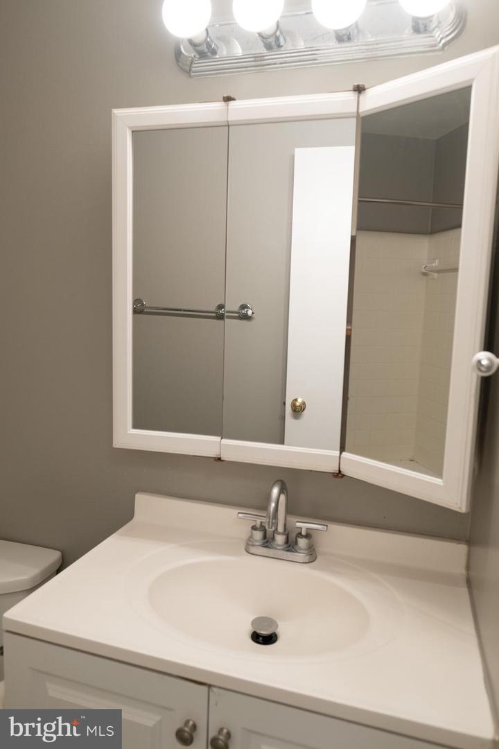 901 HOLBORN CT, STERLING, Virginia 20164, 3 Bedrooms Bedrooms, ,1 BathroomBathrooms,Residential,For sale,901 HOLBORN CT,VALO2104246 MLS # VALO2104246