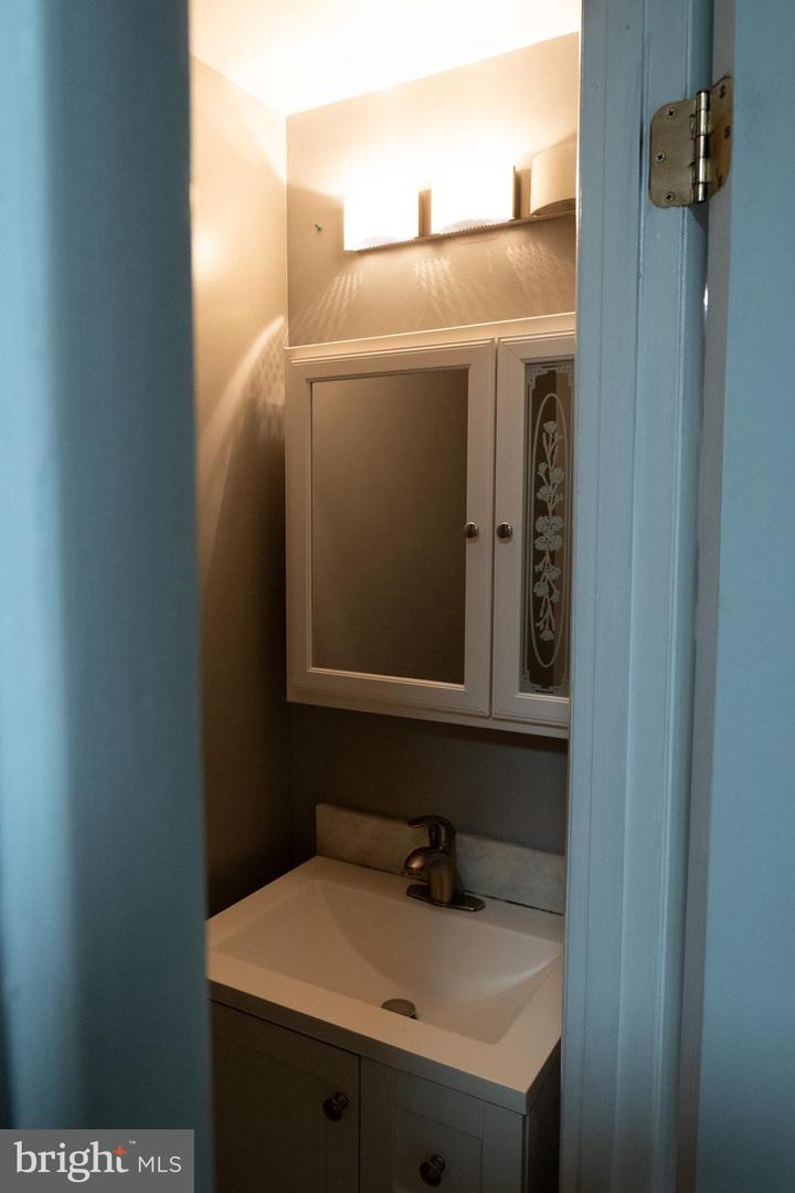 901 HOLBORN CT, STERLING, Virginia 20164, 3 Bedrooms Bedrooms, ,1 BathroomBathrooms,Residential,For sale,901 HOLBORN CT,VALO2104246 MLS # VALO2104246