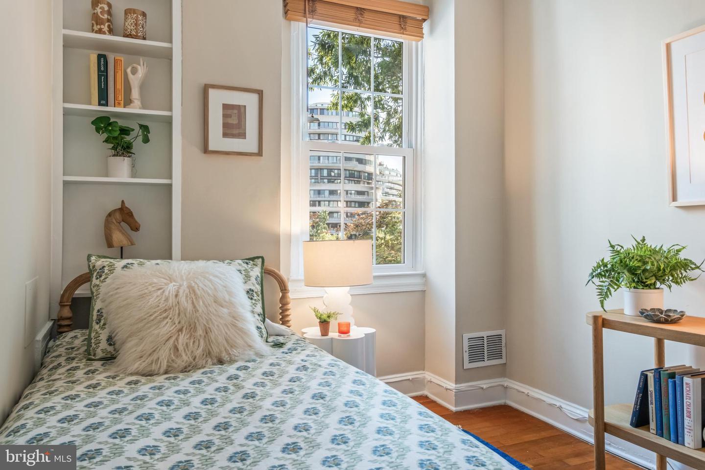 2532 I ST NW, WASHINGTON, District Of Columbia 20037, 2 Bedrooms Bedrooms, ,1 BathroomBathrooms,Residential,For sale,2532 I ST NW,DCDC2214942 MLS # DCDC2214942
