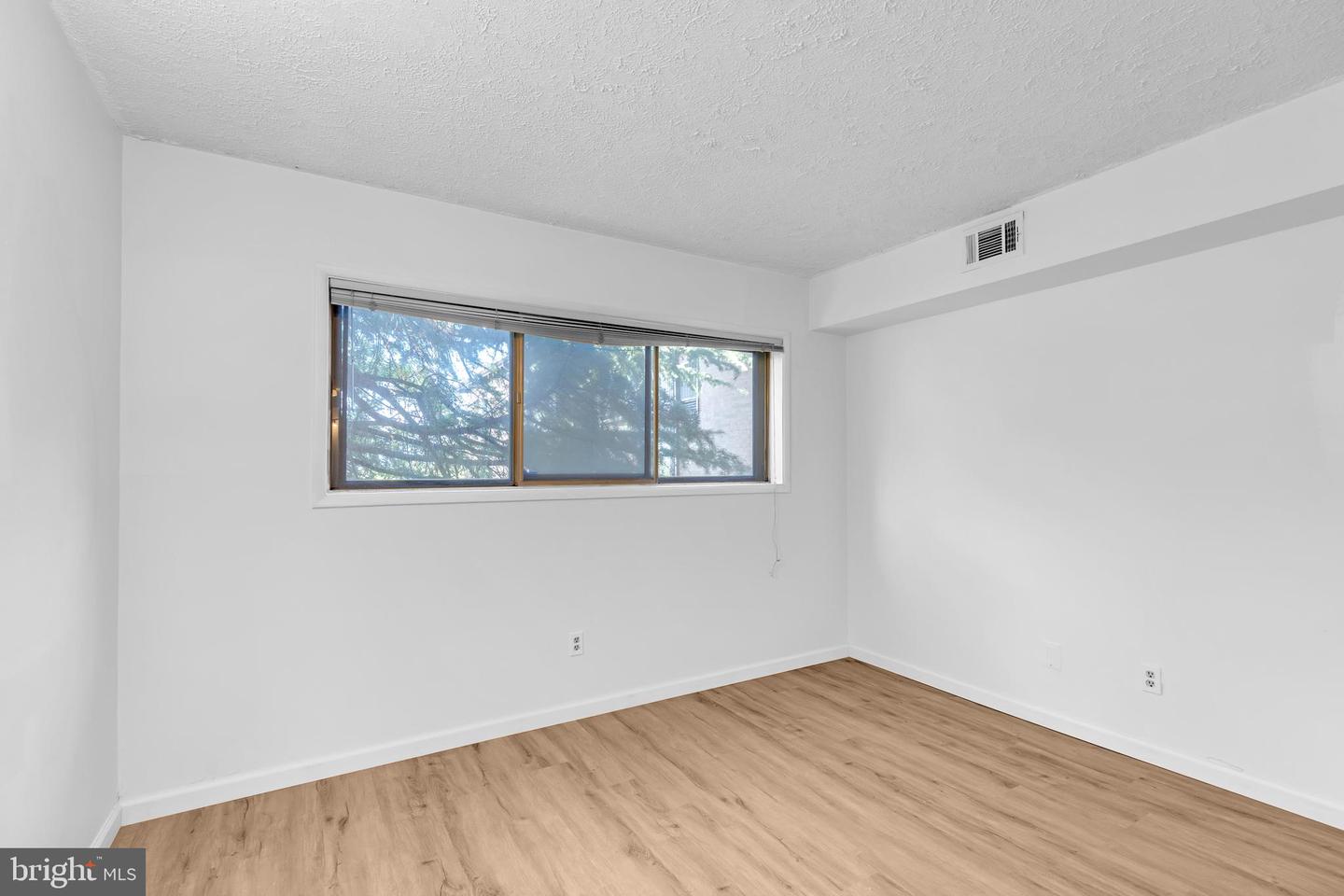 7855 ENOLA ST #103, MCLEAN, Virginia 22102, 3 Bedrooms Bedrooms, ,2 BathroomsBathrooms,Residential,For sale,7855 ENOLA ST #103,VAFX2262078 MLS # VAFX2262078