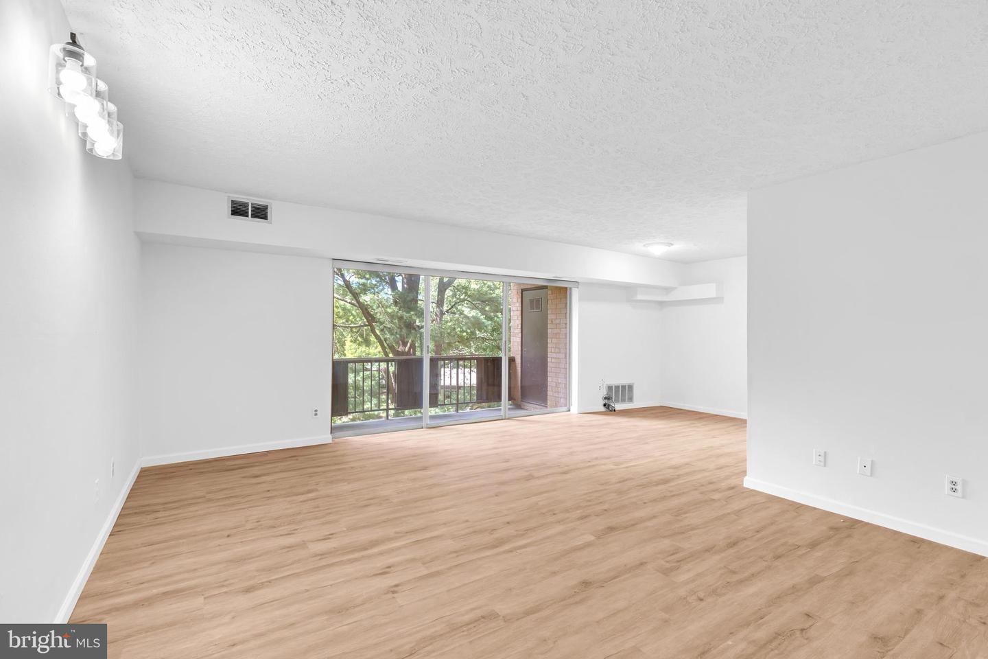 7855 ENOLA ST #103, MCLEAN, Virginia 22102, 3 Bedrooms Bedrooms, ,2 BathroomsBathrooms,Residential,For sale,7855 ENOLA ST #103,VAFX2262078 MLS # VAFX2262078