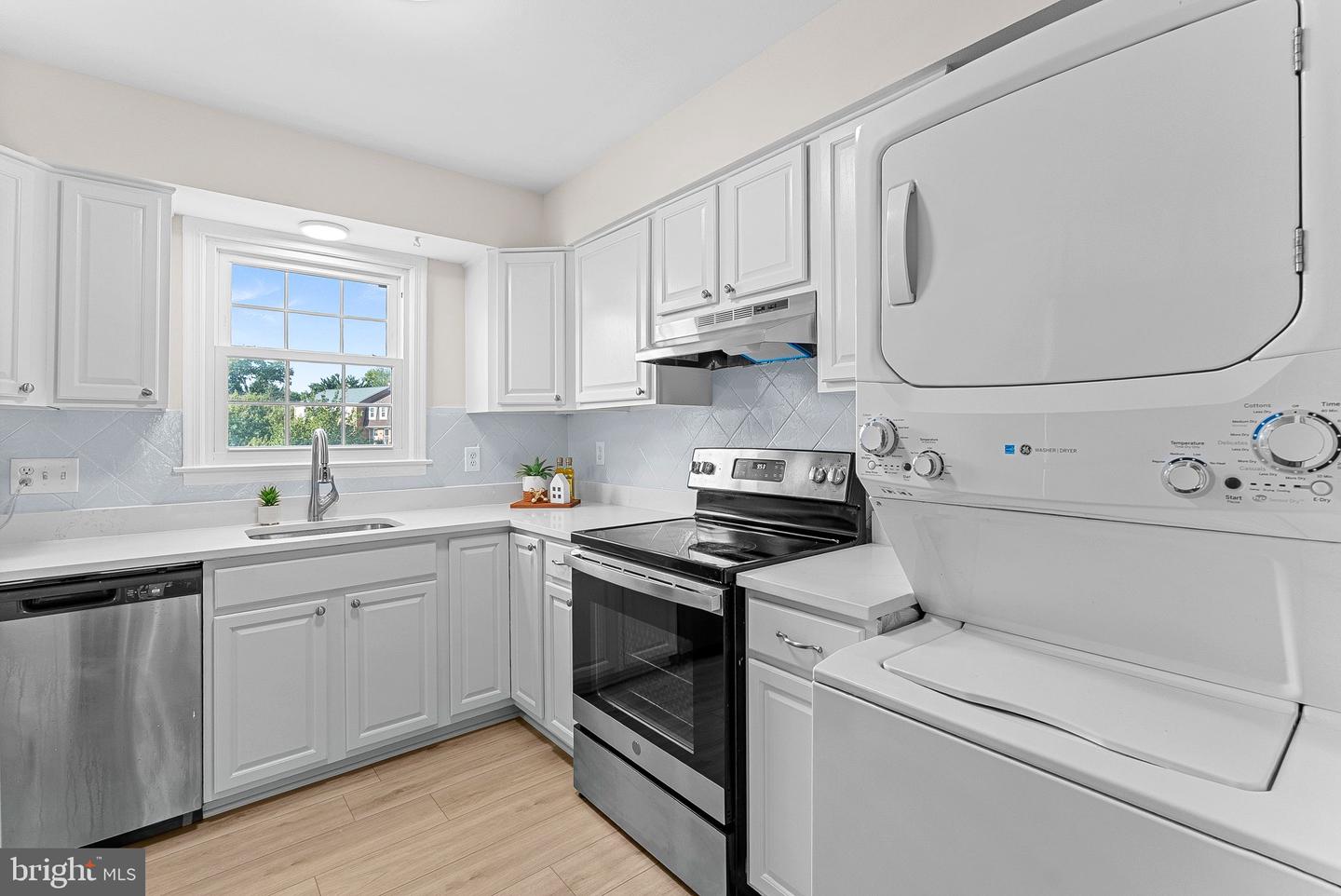 1049-B BRIXTON CT #B, STERLING, Virginia 20164, 2 Bedrooms Bedrooms, ,1 BathroomBathrooms,Residential,For sale,1049-B BRIXTON CT #B,VALO2104880 MLS # VALO2104880