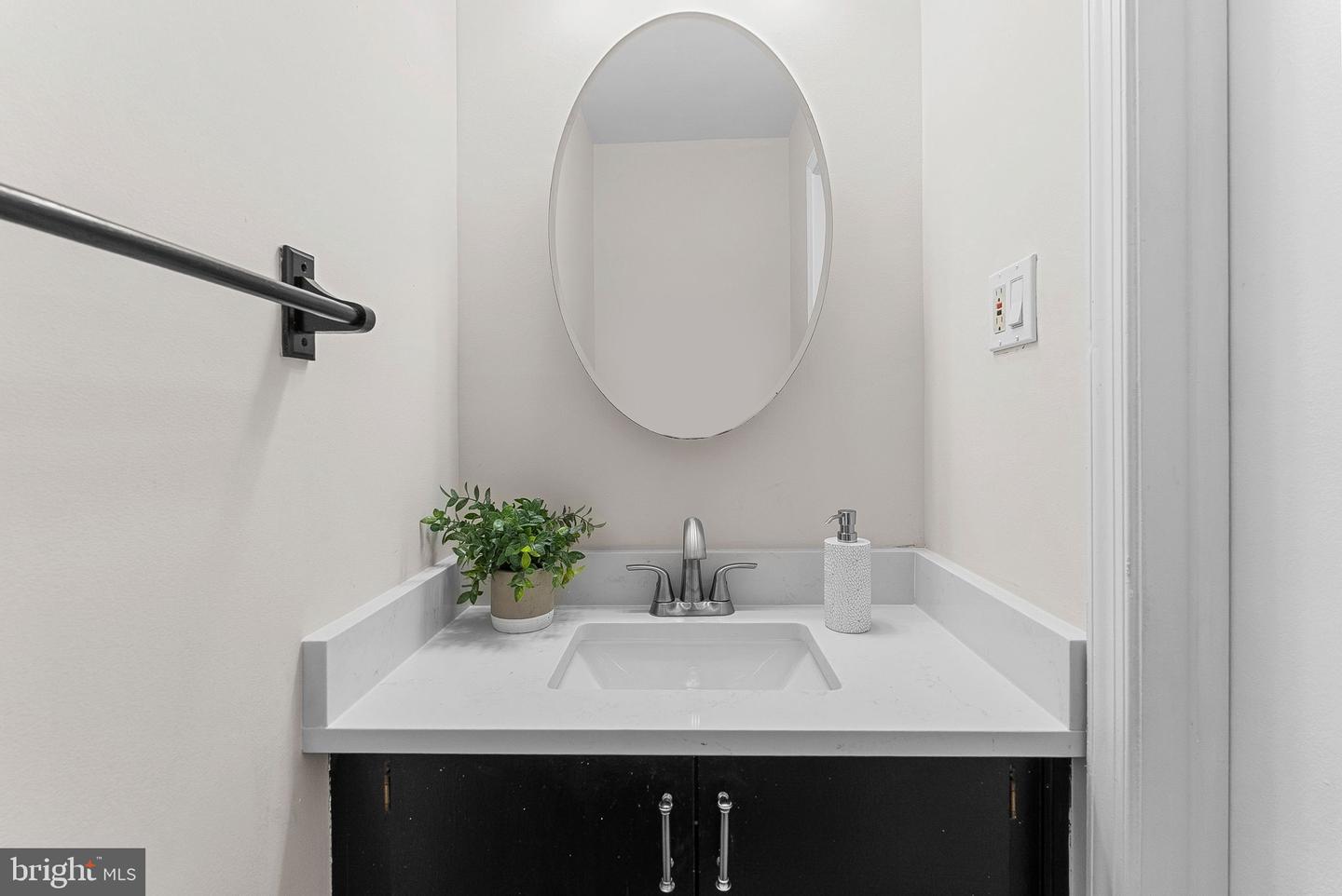 1049-B BRIXTON CT #B, STERLING, Virginia 20164, 2 Bedrooms Bedrooms, ,1 BathroomBathrooms,Residential,For sale,1049-B BRIXTON CT #B,VALO2104880 MLS # VALO2104880