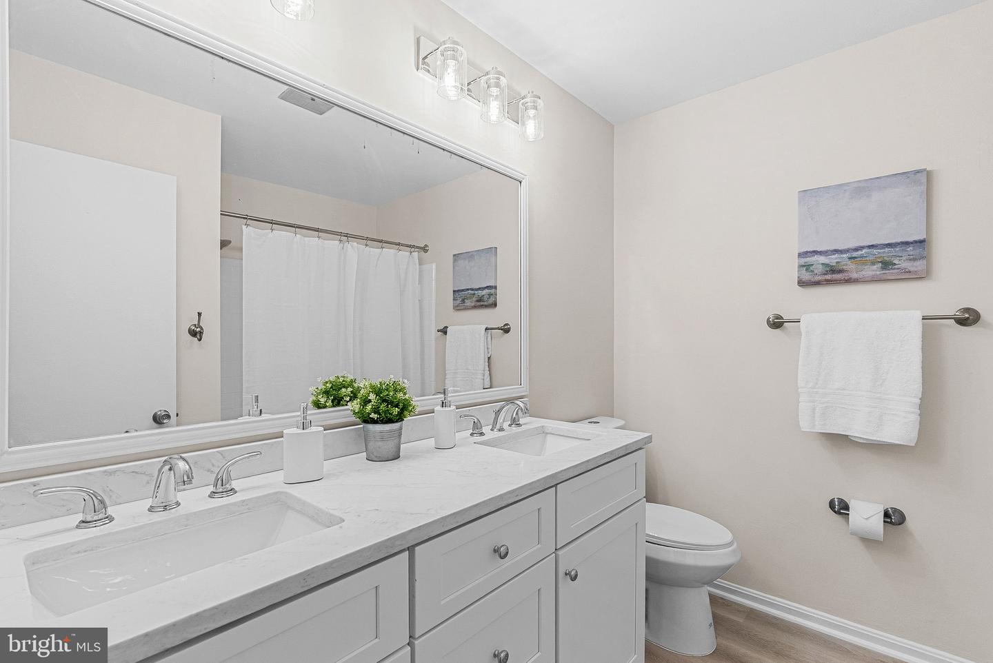 1049-B BRIXTON CT #B, STERLING, Virginia 20164, 2 Bedrooms Bedrooms, ,1 BathroomBathrooms,Residential,For sale,1049-B BRIXTON CT #B,VALO2104880 MLS # VALO2104880