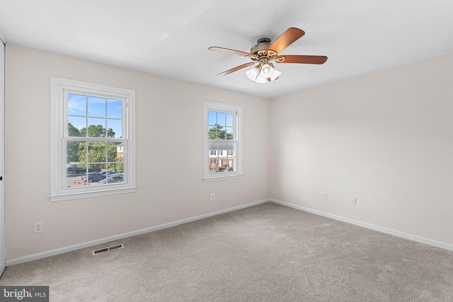 1049-B BRIXTON CT #B, STERLING, Virginia 20164, 2 Bedrooms Bedrooms, ,1 BathroomBathrooms,Residential,For sale,1049-B BRIXTON CT #B,VALO2104880 MLS # VALO2104880