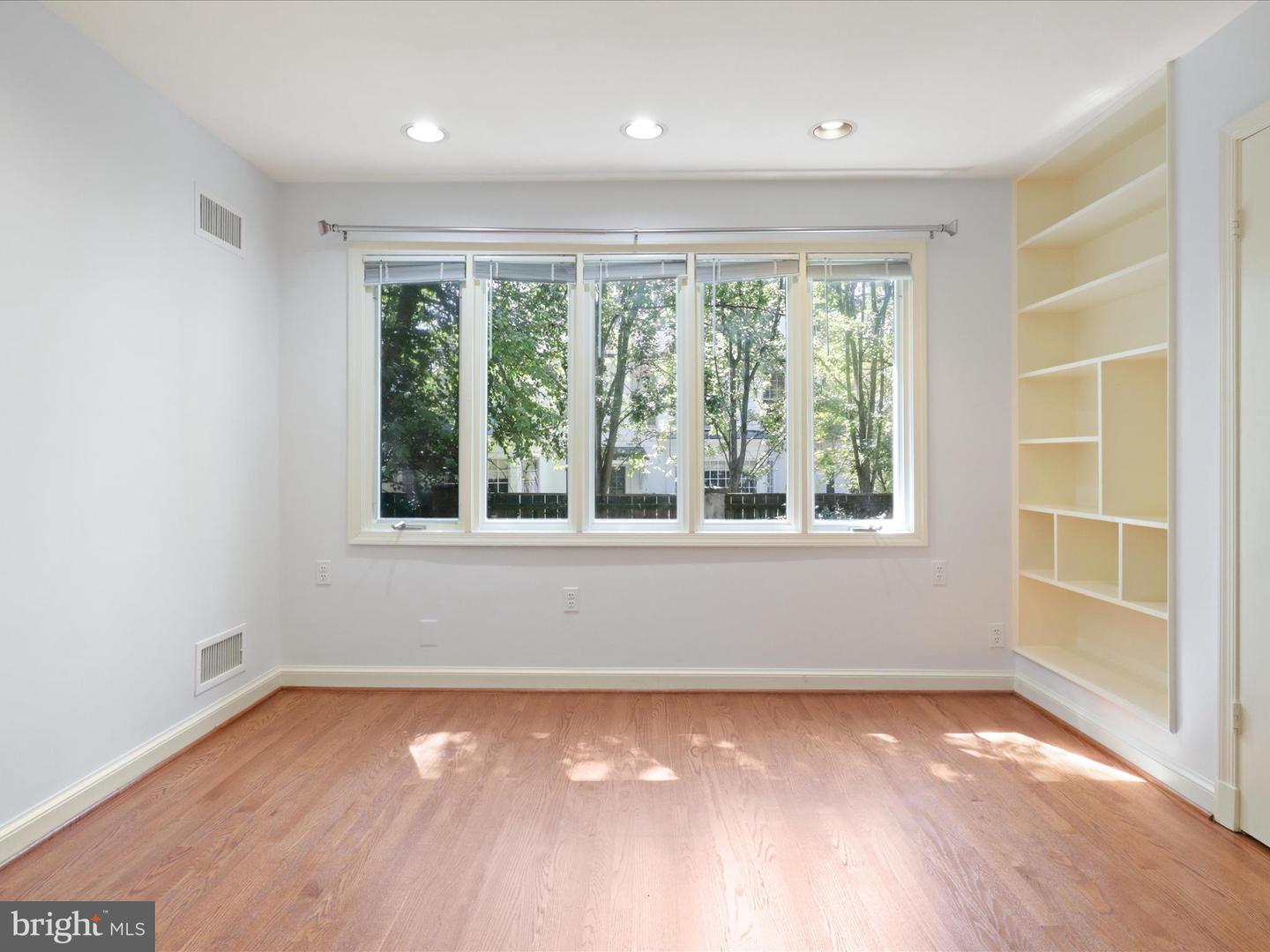 5150 MANNING PL NW, WASHINGTON, District Of Columbia 20016, 5 Bedrooms Bedrooms, ,3 BathroomsBathrooms,Residential,For sale,5150 MANNING PL NW,DCDC2215814 MLS # DCDC2215814