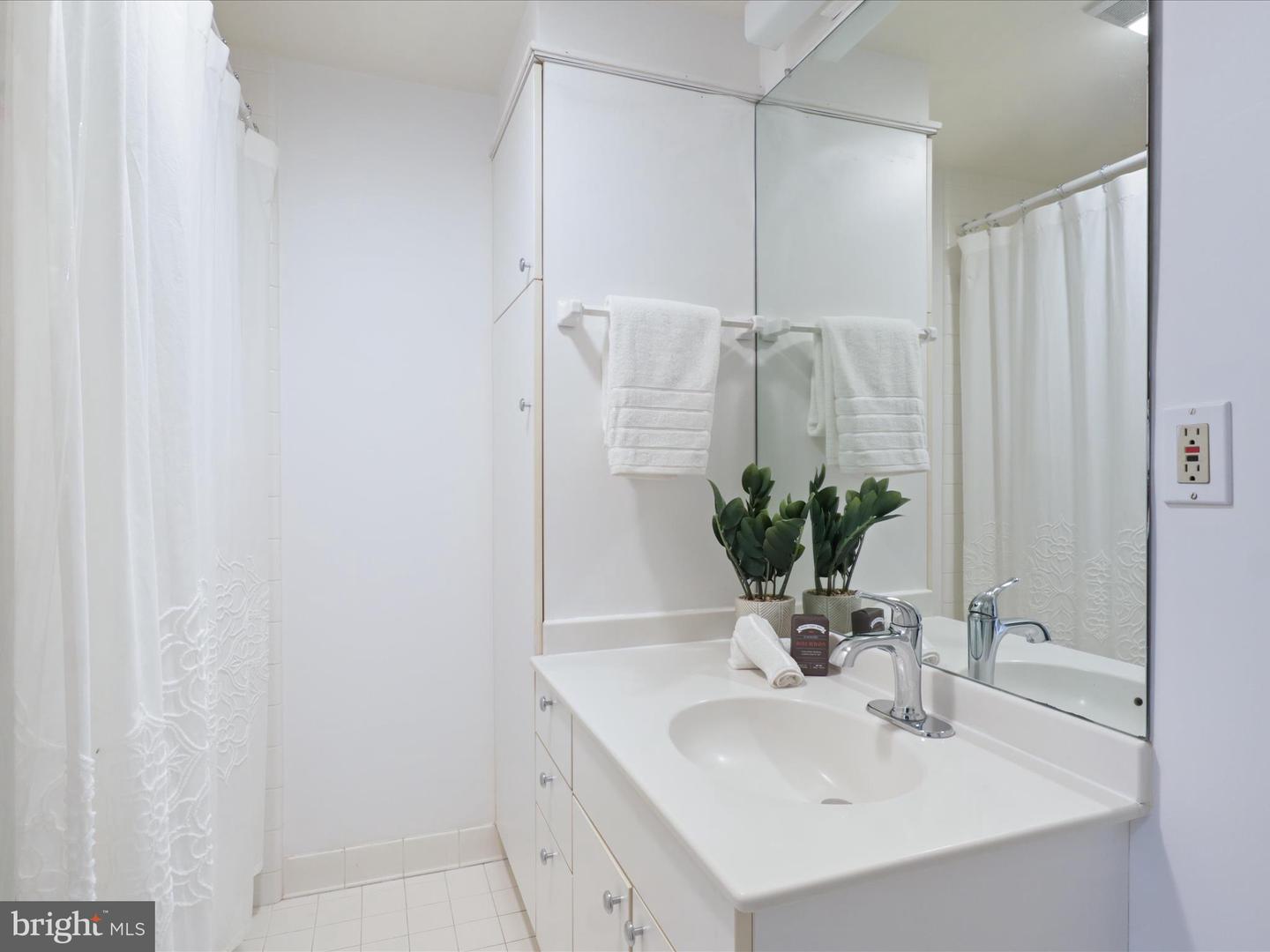 5150 MANNING PL NW, WASHINGTON, District Of Columbia 20016, 5 Bedrooms Bedrooms, ,3 BathroomsBathrooms,Residential,For sale,5150 MANNING PL NW,DCDC2215814 MLS # DCDC2215814