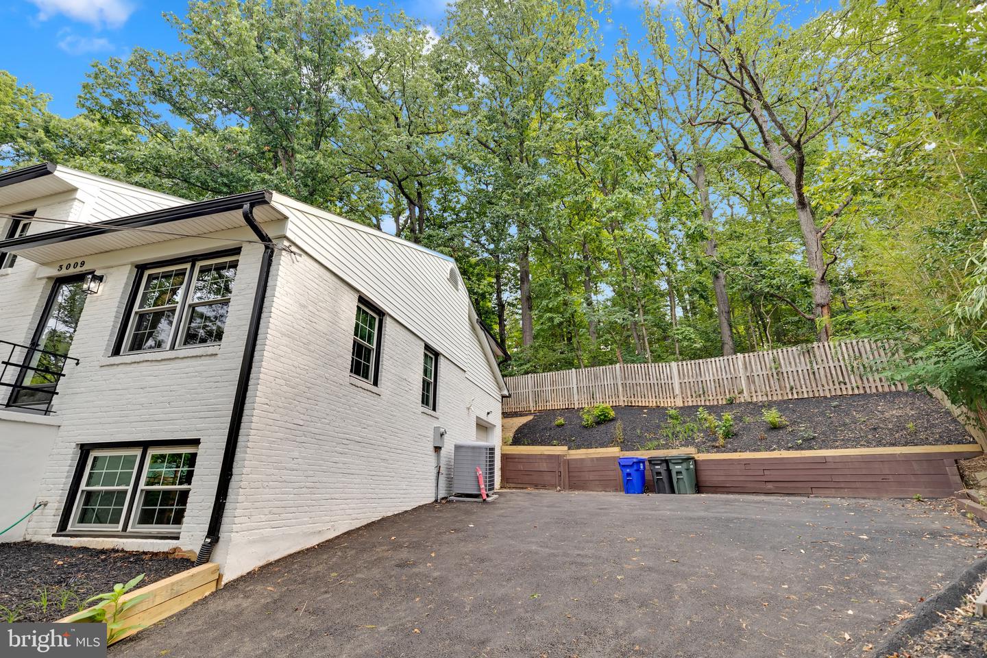 3009 S HILL ST, ARLINGTON, Virginia 22202, 5 Bedrooms Bedrooms, ,2 BathroomsBathrooms,Residential,For sale,3009 S HILL ST,VAAR2062546 MLS # VAAR2062546