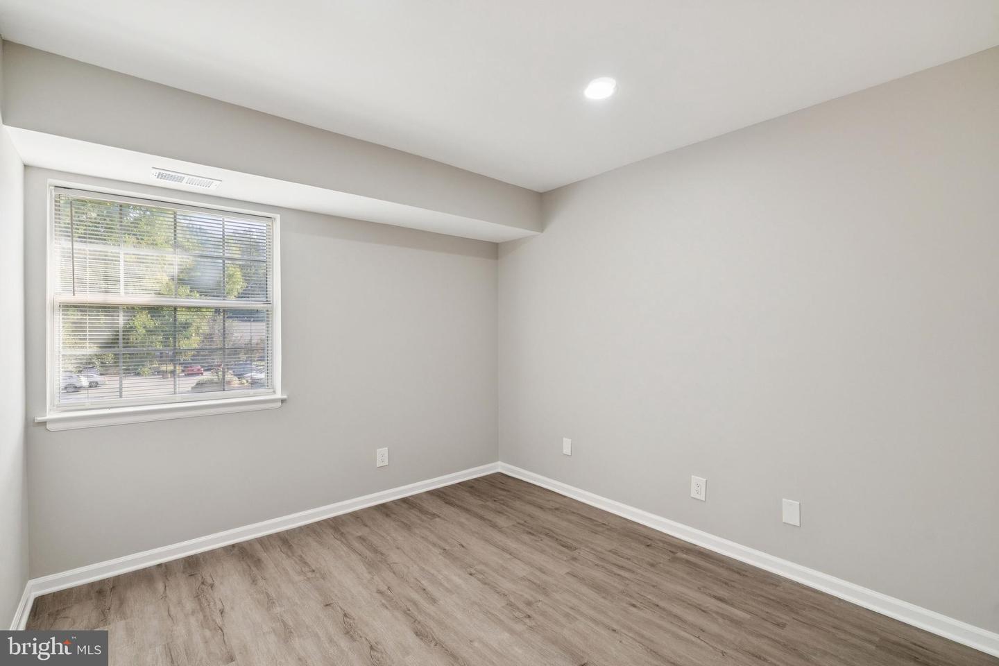 5806 COVE LANDING RD #304, BURKE, Virginia 22015, 2 Bedrooms Bedrooms, 4 Rooms Rooms,2 BathroomsBathrooms,Residential,For sale,5806 COVE LANDING RD #304,VAFX2263004 MLS # VAFX2263004