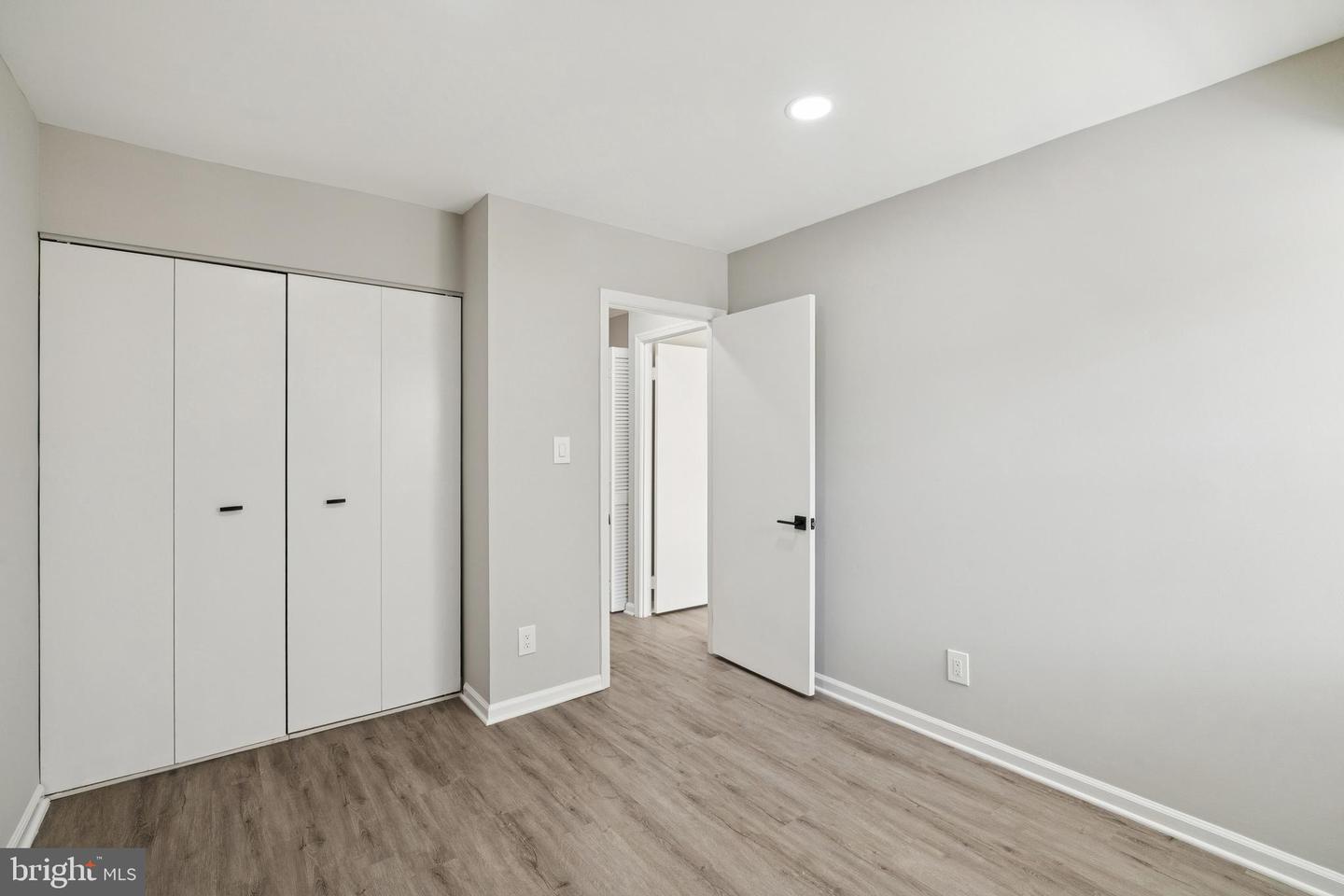 5806 COVE LANDING RD #304, BURKE, Virginia 22015, 2 Bedrooms Bedrooms, 4 Rooms Rooms,2 BathroomsBathrooms,Residential,For sale,5806 COVE LANDING RD #304,VAFX2263004 MLS # VAFX2263004