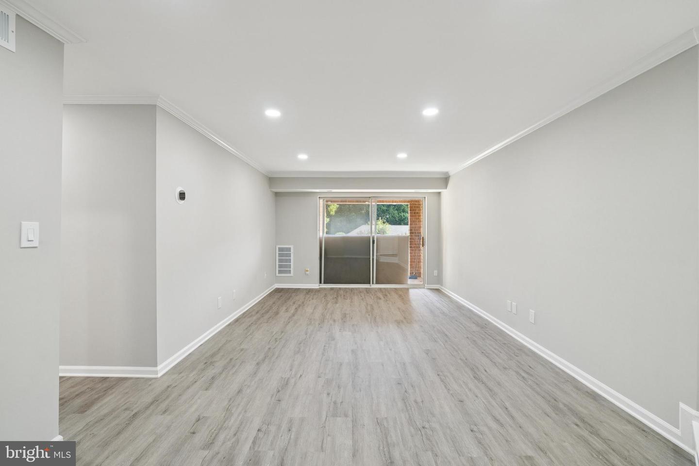 5806 COVE LANDING RD #304, BURKE, Virginia 22015, 2 Bedrooms Bedrooms, 4 Rooms Rooms,2 BathroomsBathrooms,Residential,For sale,5806 COVE LANDING RD #304,VAFX2263004 MLS # VAFX2263004