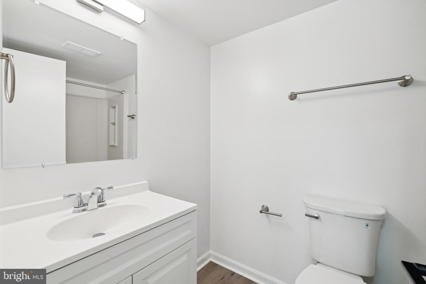 5806 COVE LANDING RD #304, BURKE, Virginia 22015, 2 Bedrooms Bedrooms, 4 Rooms Rooms,2 BathroomsBathrooms,Residential,For sale,5806 COVE LANDING RD #304,VAFX2263004 MLS # VAFX2263004