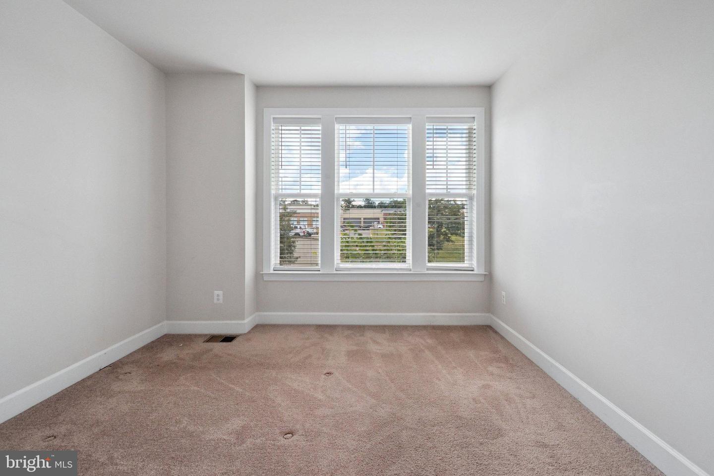 14921 RIVER WALK WAY, WOODBRIDGE, Virginia 22191, 3 Bedrooms Bedrooms, 6 Rooms Rooms,2 BathroomsBathrooms,Residential,For sale,14921 RIVER WALK WAY,VAPW2102506 MLS # VAPW2102506