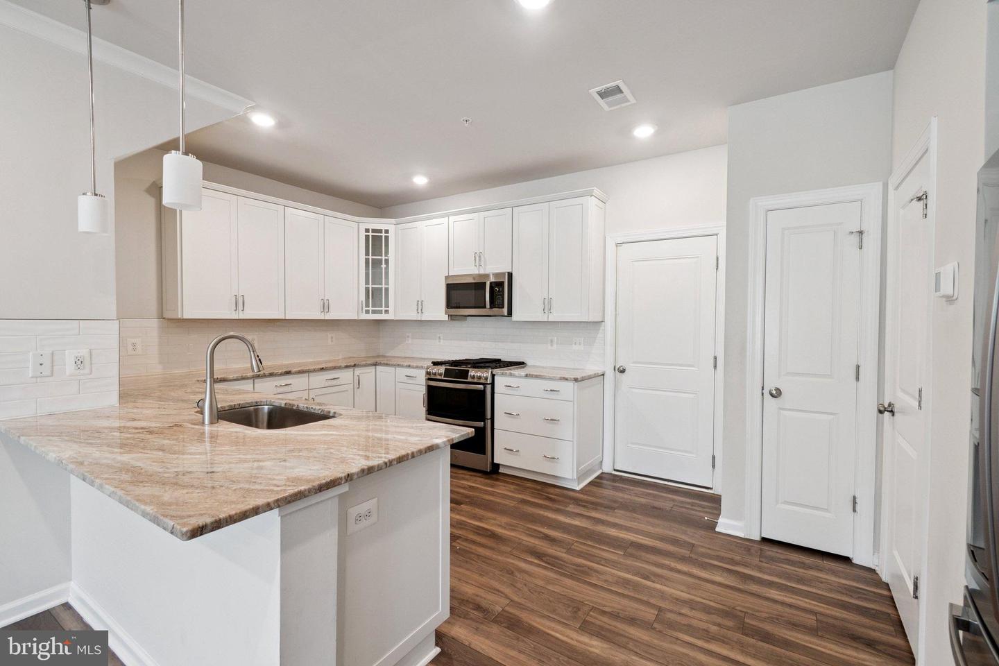 14921 RIVER WALK WAY, WOODBRIDGE, Virginia 22191, 3 Bedrooms Bedrooms, 6 Rooms Rooms,2 BathroomsBathrooms,Residential,For sale,14921 RIVER WALK WAY,VAPW2102506 MLS # VAPW2102506