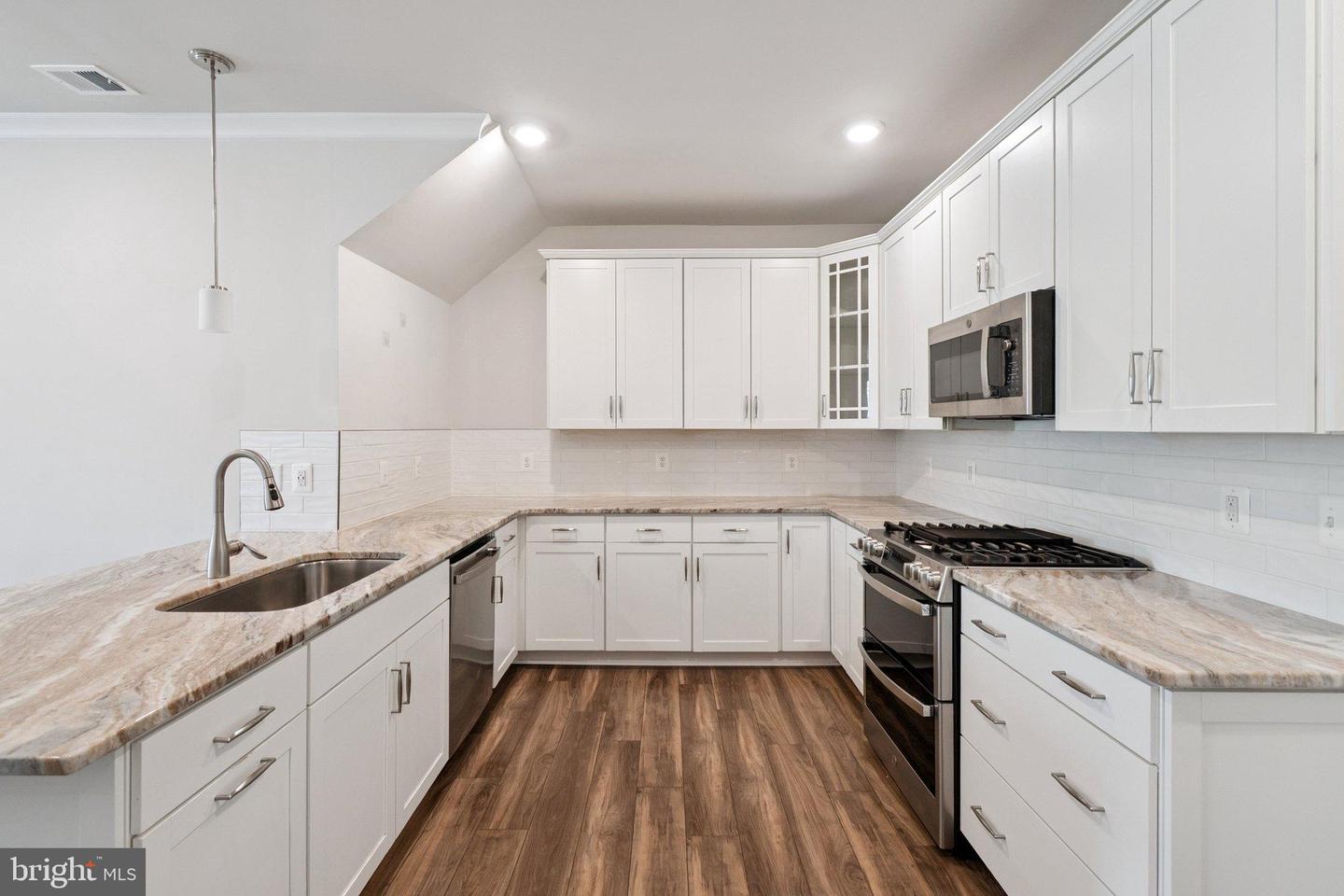 14921 RIVER WALK WAY, WOODBRIDGE, Virginia 22191, 3 Bedrooms Bedrooms, 6 Rooms Rooms,2 BathroomsBathrooms,Residential,For sale,14921 RIVER WALK WAY,VAPW2102506 MLS # VAPW2102506