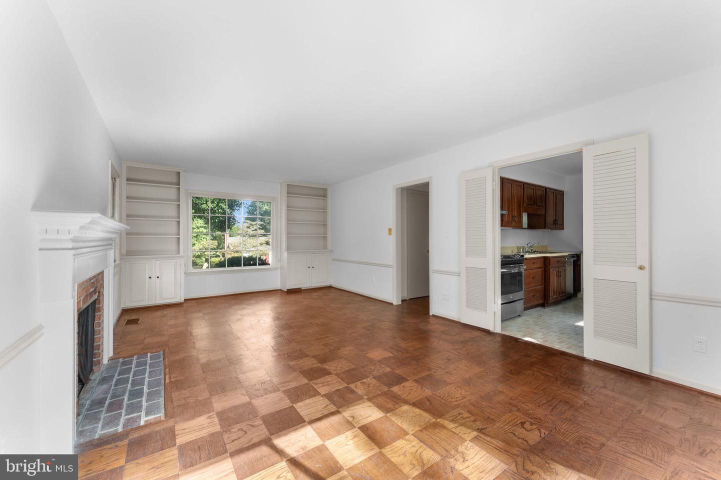 2430 INGLEWOOD CT, FALLS CHURCH, Virginia 22043, 4 Bedrooms Bedrooms, ,2 BathroomsBathrooms,Residential,For sale,2430 INGLEWOOD CT,VAFX2263482 MLS # VAFX2263482